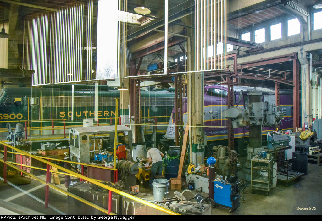 ACL 501 & SOU 6900 being worked on at the shop